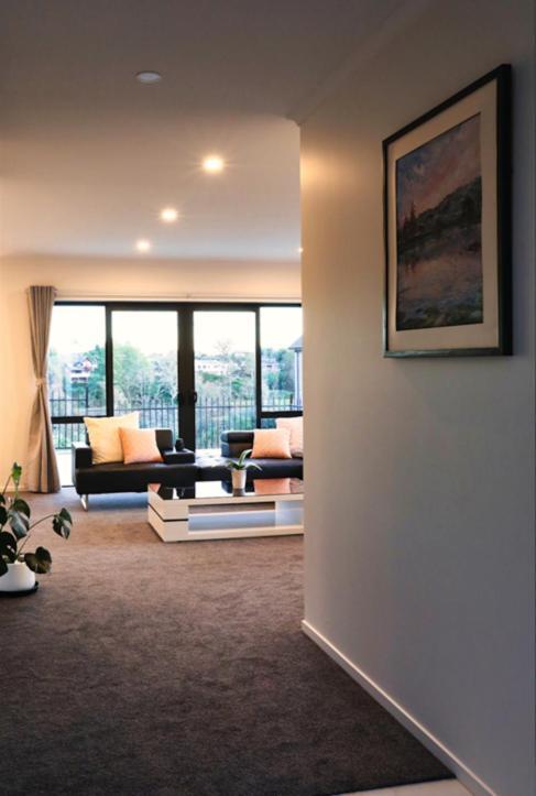 Amazing The Waikato River-view Brand New With 4 Bedrooms Holiday home