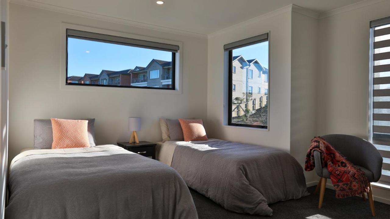 Amazing The Waikato River-view Brand New With 4 Bedrooms Hamilton