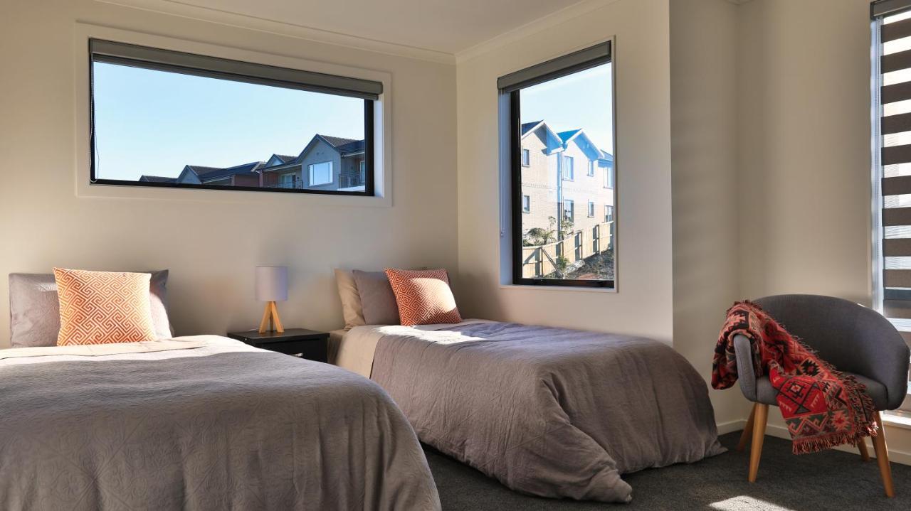 Amazing The Waikato River-view Brand New With 4 Bedrooms Holiday home Hamilton