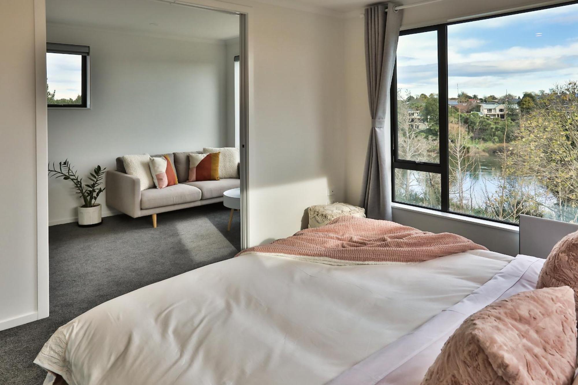 Holiday home Amazing The Waikato River-view Brand New With 4 Bedrooms *